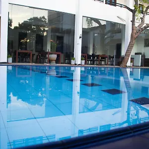 https://windmill-beach-hotel.kandyhotelsnow.com