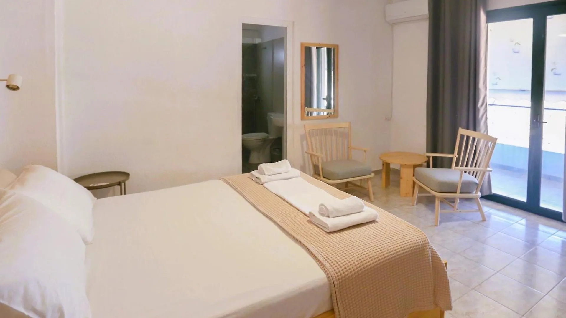 Nona'S Rooms Himarë